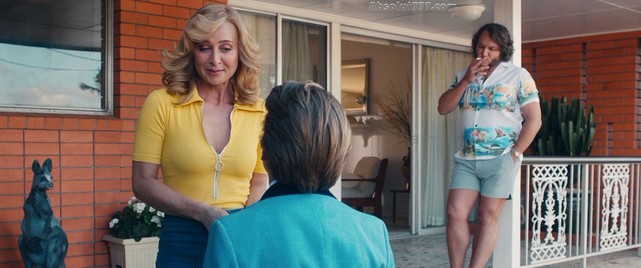 Горячие каникулы / Swinging Safari (2018) BDRip 720p | L 1 Горячие каникулы / Swinging Safari (2018) BDRip 720p | L 1